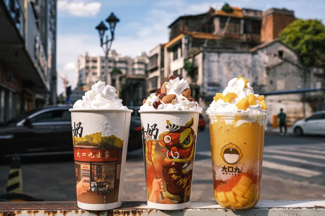 創業(yè)的(de)年(nián)輕人(rén),選擇自(zì)創奶茶品牌還(hái)是(shì)奶茶加盟好(hǎo)?